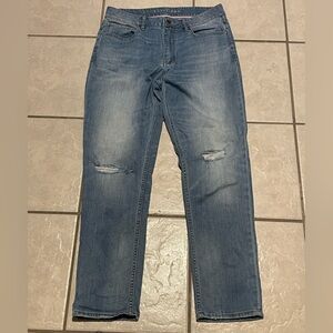 White House/Black Market Women’s Blue Distressed Boyfriend‎ Jeans Size 8